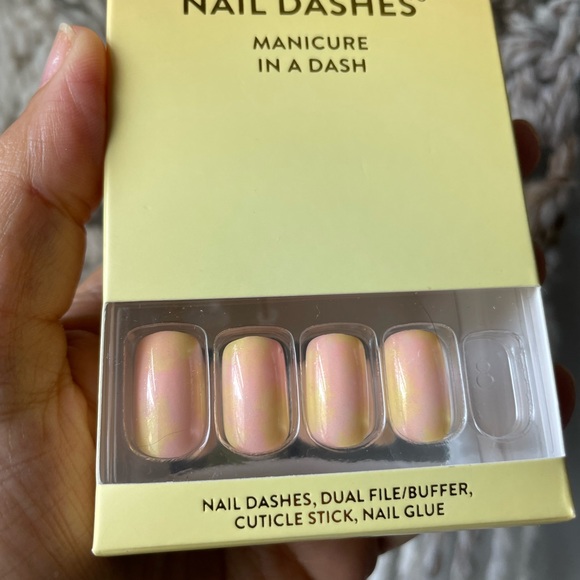 Red Aspen Nail Dashes in Shannon’s Sherbet Peach and Yellow Press On Nails - Picture 2 of 4